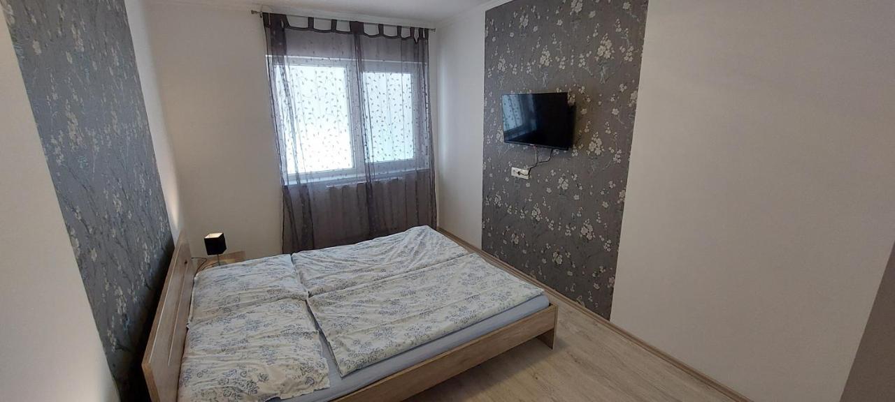 Laguna Beach Apartmanok Siofok Exterior photo
