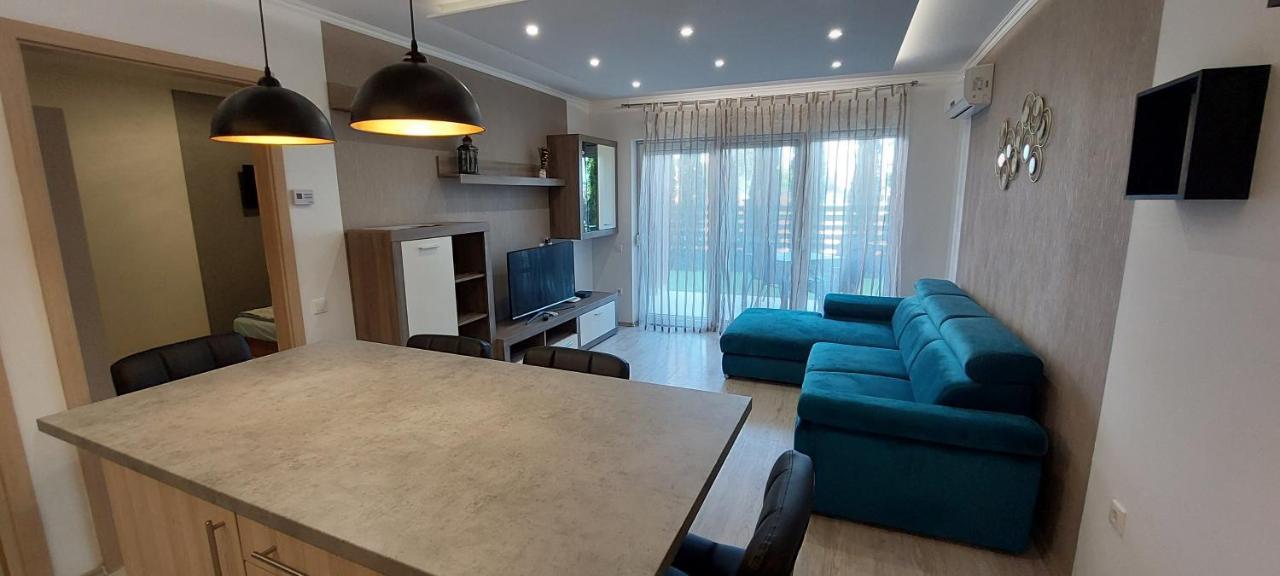 Laguna Beach Apartmanok Siofok Exterior photo