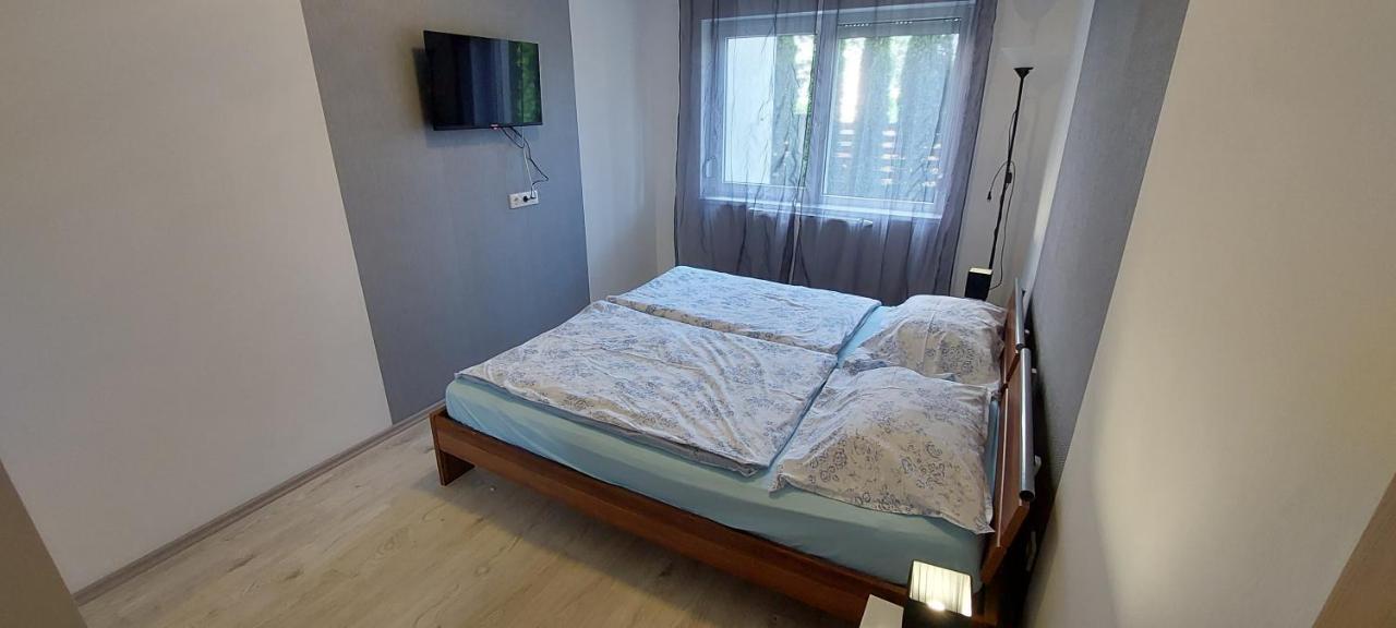 Laguna Beach Apartmanok Siofok Exterior photo
