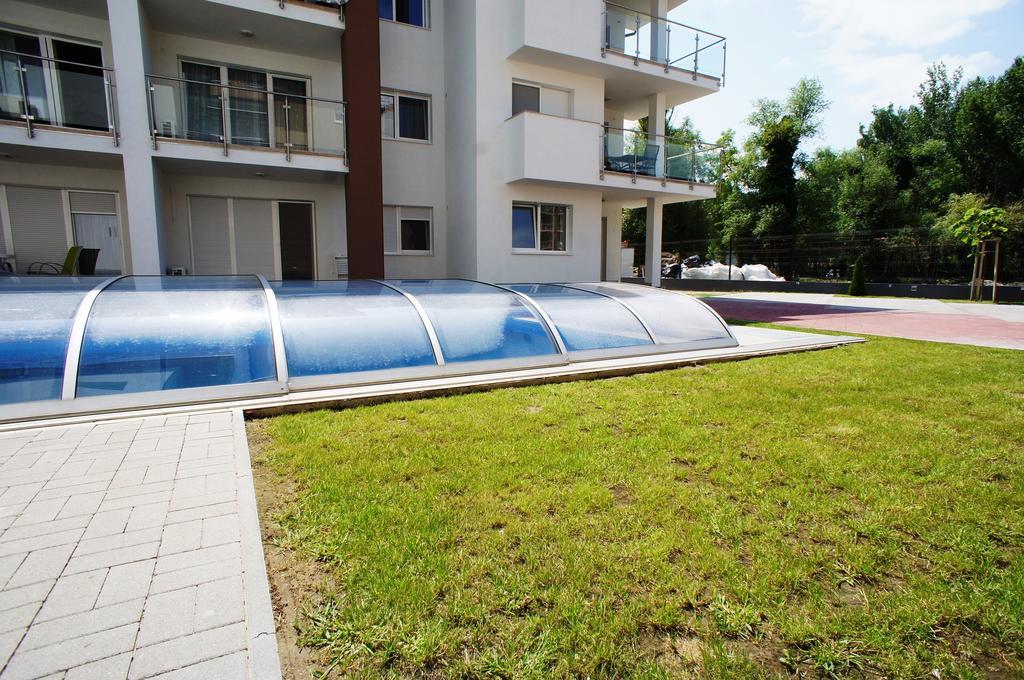 Laguna Beach Apartmanok Siofok Exterior photo