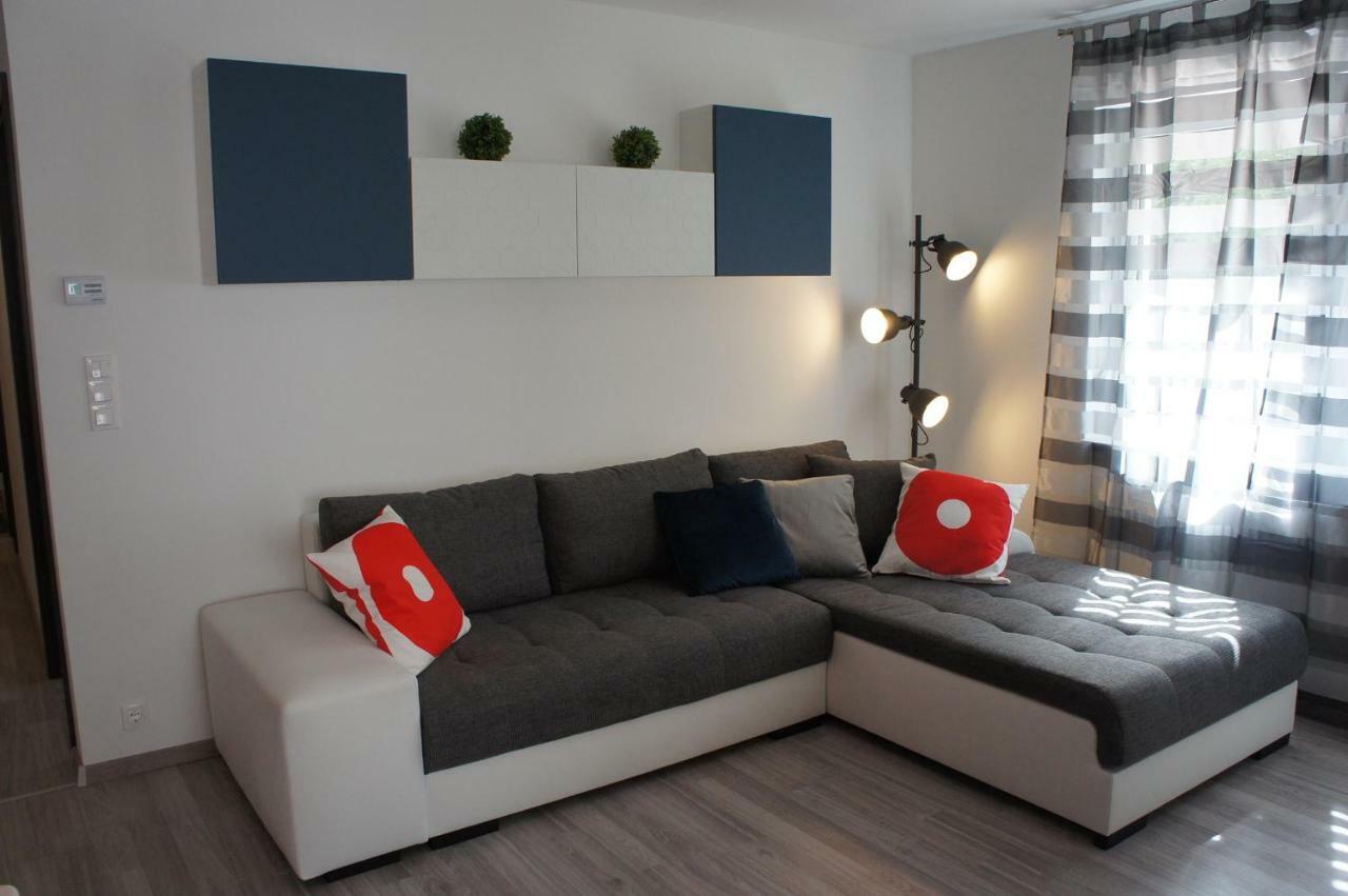 Laguna Beach Apartmanok Siofok Exterior photo